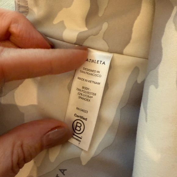 Athleta Camo Elation 7/8 Tights Leggings Women’s Medium NWOT - Picture 5 of 6